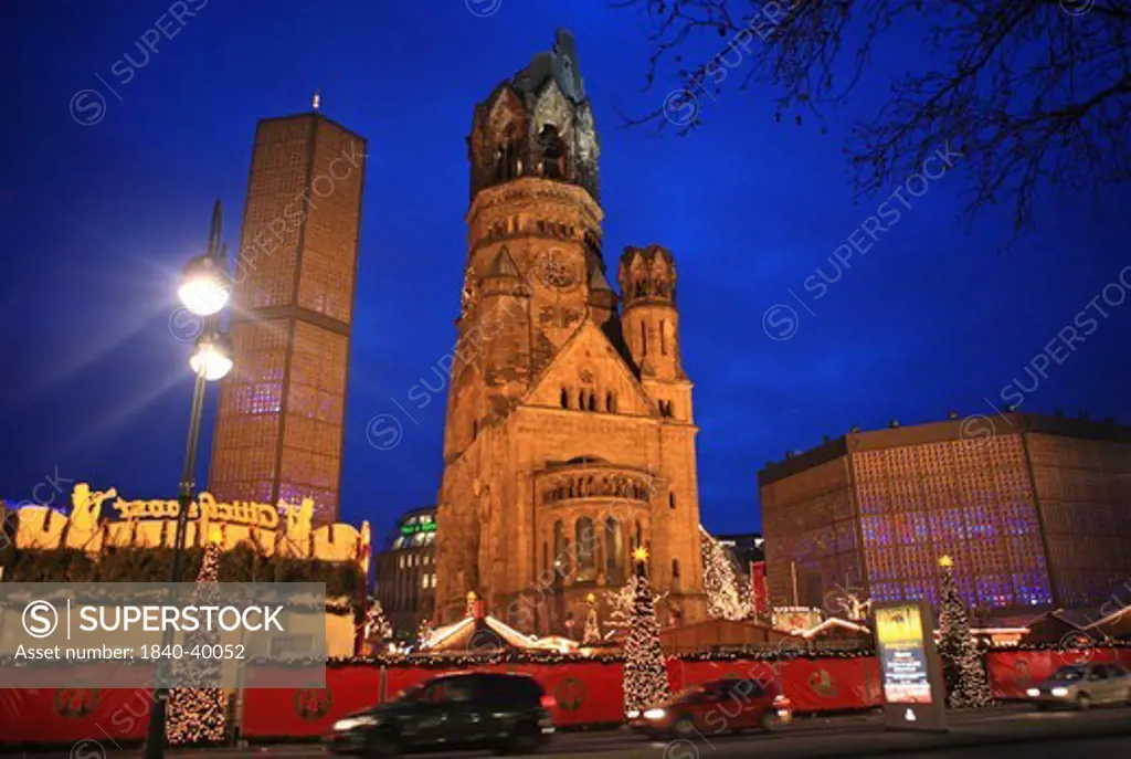Germany, Berlin, Kurfurstendamm, Christmas  market, Kaiser Wilhelm Memorial Church