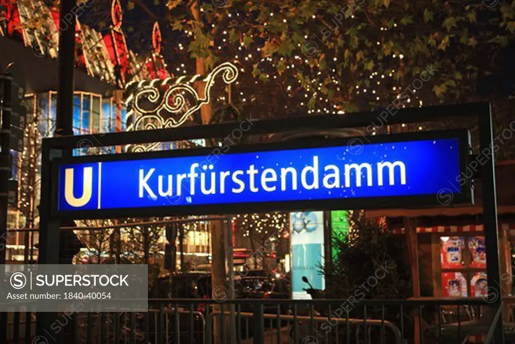 Germany, Berlin, Kurfurstendamm, Christmas.
