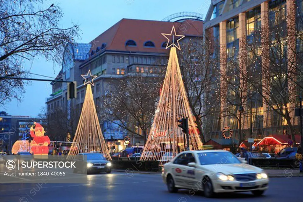Germany, Berlin, Kurfurstendamm, Christmas, taxi