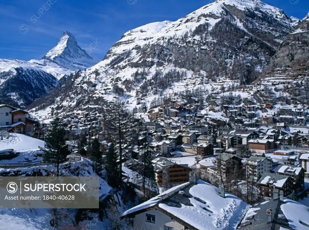 Zermatt Town & Matterhorn, Daytime View