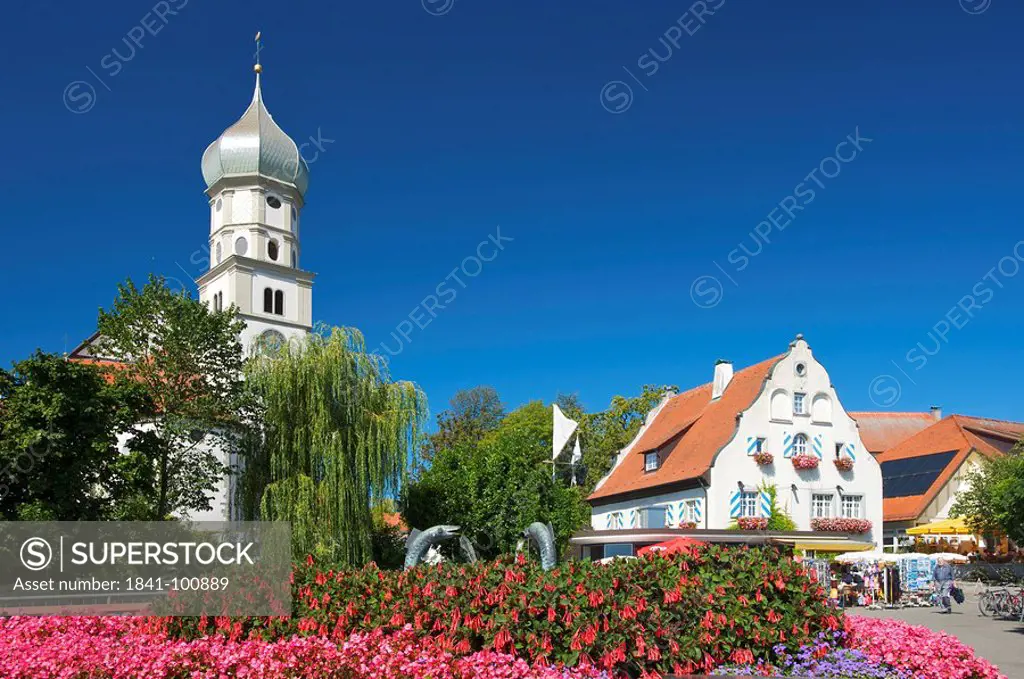 Parish chuch and castle, Wasserburg am Bodensee, Schwaben, Germany, Europe