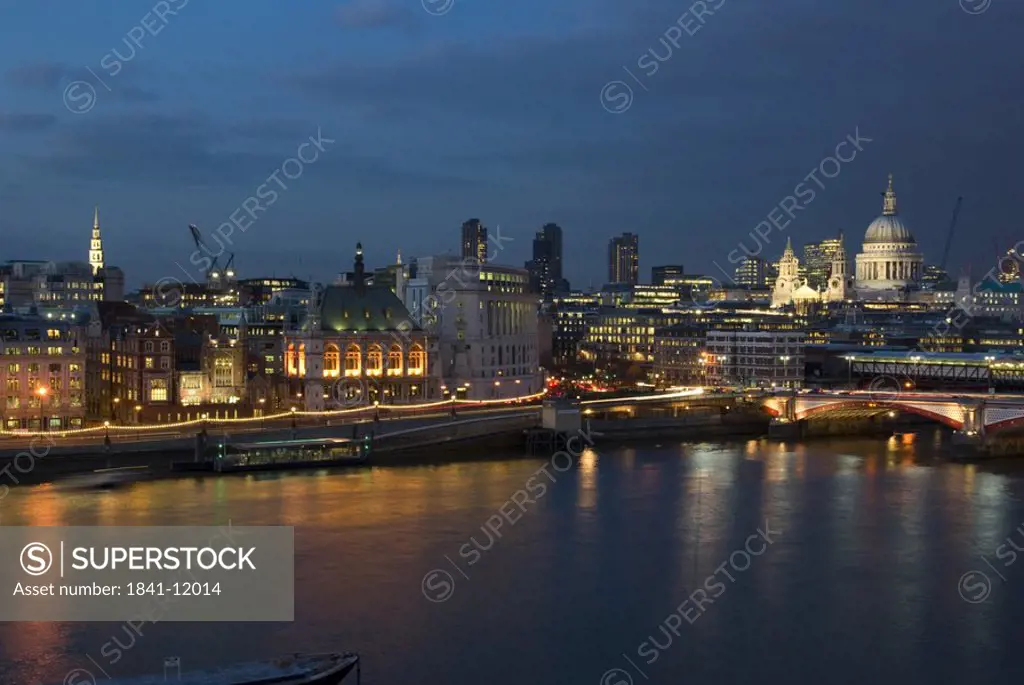 Buildings at waterfront, St Paul´s Cathedral, Thames River, London, England