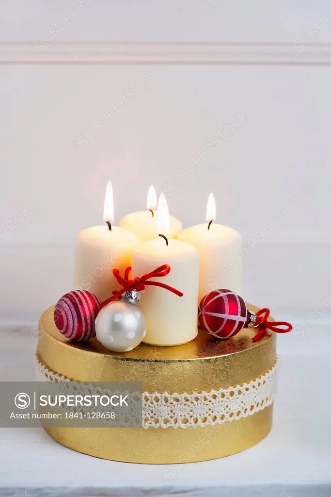 Advent wreath with white candles