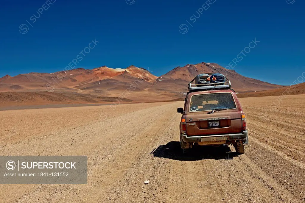 Headline: 4x4 car in Reserva Nacional de Fauna Andina Eduardo Abaroa, Andes, Bolivia
