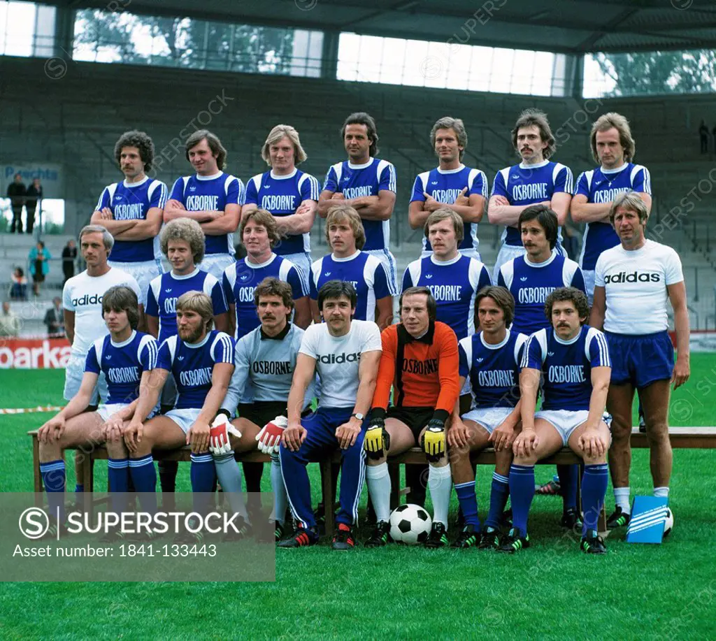 Team of VfL Bochum, hinten Klaus Franke, Hans Joachim Abel, Franz Josef Tenhagen, Heinz Werner Eggeling, Hans Juergen Koeper, Werner Schachten, Paul H...