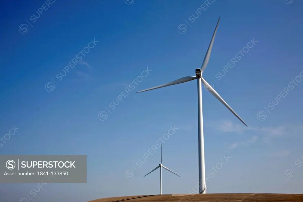 Two windmills on dyke, Vrouwenpolder, Walcheren, Zeeland, The Netherlands, Europe
