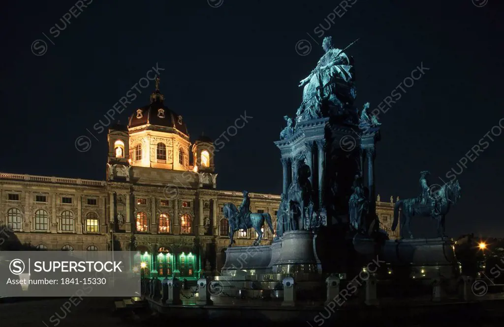 Monument Maria Theresia in front of museum, Arthistorical museum, Maria Theresien platz, Vienna, Austria