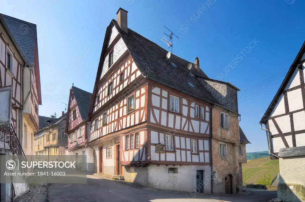 Half_timber houses in Enkirch on the Moselle, Rhineland_Palatinate, Germany