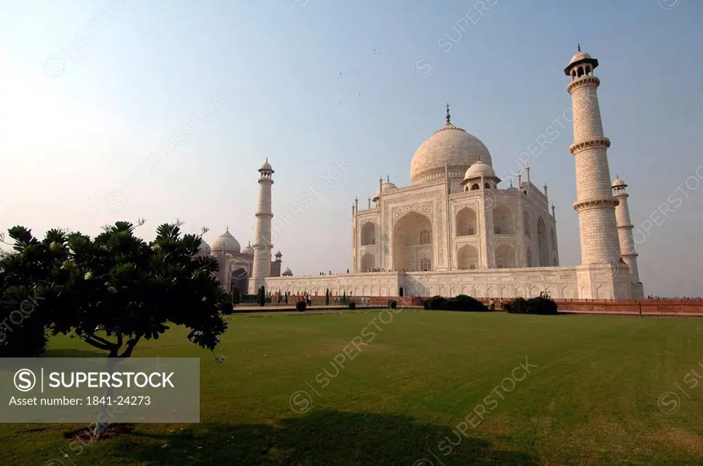 Tourists at mausoleum, Taj Mahal, Agra, Uttar Pradesh, India