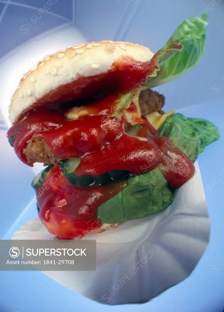 Close_up of ketchup on hamburger