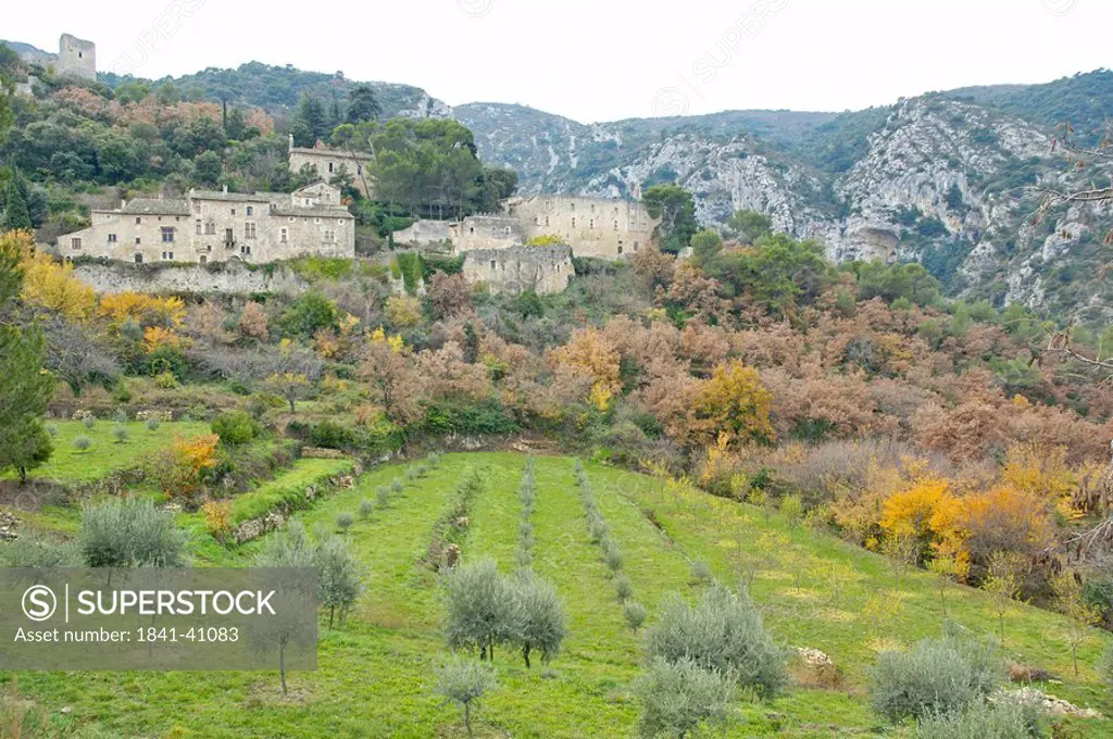 Village in valley, Provence_Alpes_Cote d´Azur, France