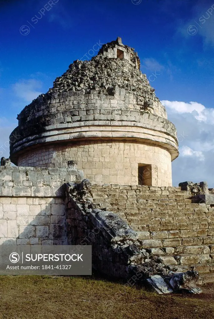 Ruins of building, El Caracol, Chichen Itza, Yucatan, Mexico