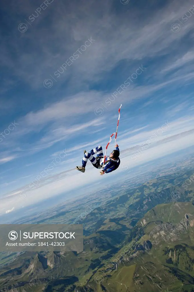 parachute jumper, full shot