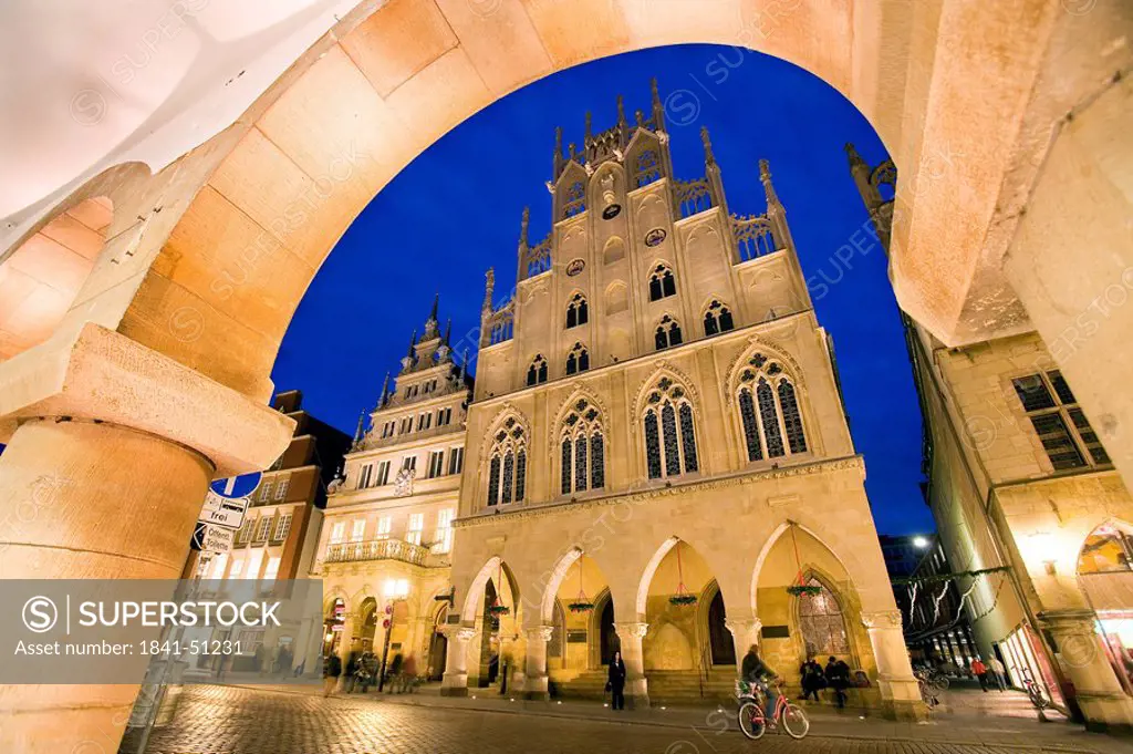 Townhall lit up at night, Stadtweinhaus, Prinzipialmarkt, Muenster, North Rhine_Westphalia, Germany