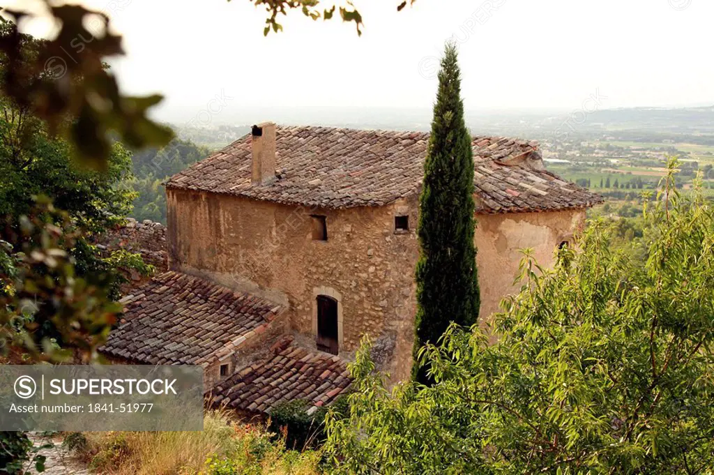 Old stonehouse, Oppede le Vieux, Vaucluse, France, high angle view