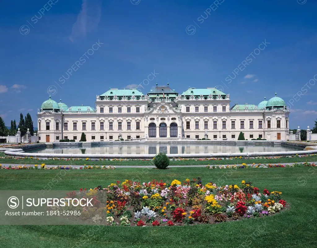 Garden and pond in front of palace, Belvedere Palace, Vienna, Austria