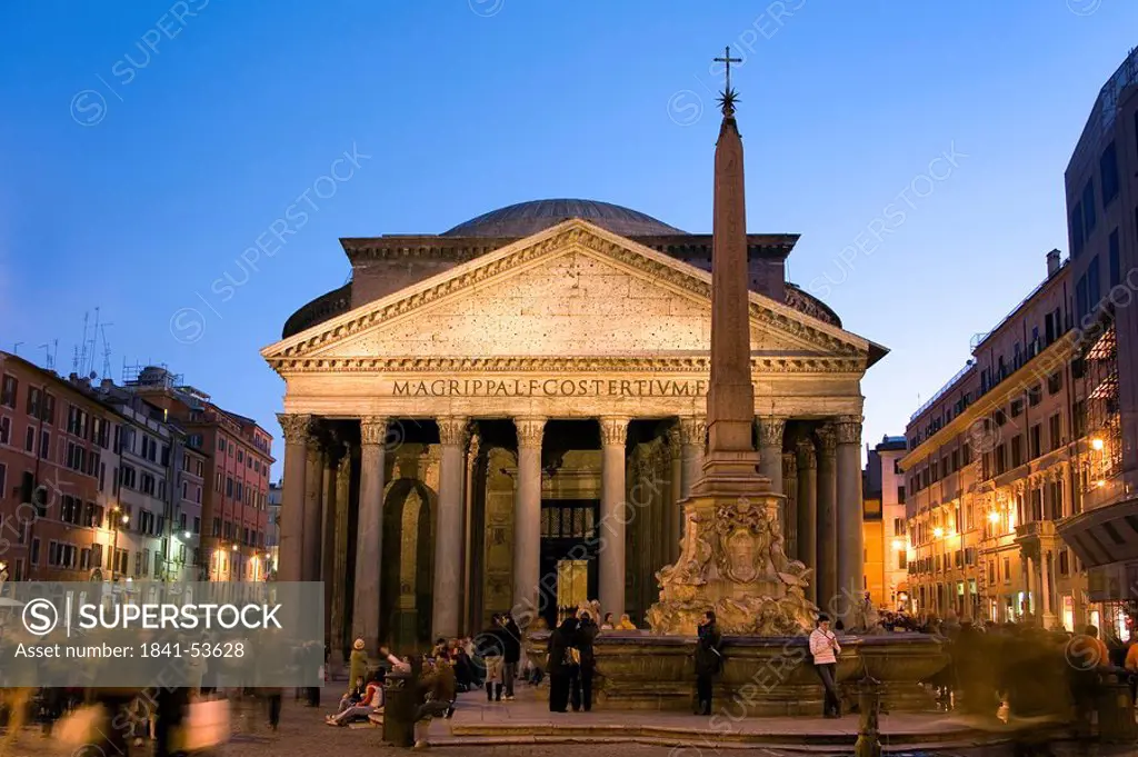 Tourists at Piazza di Rotonda, Pantheon, Rome, Italy