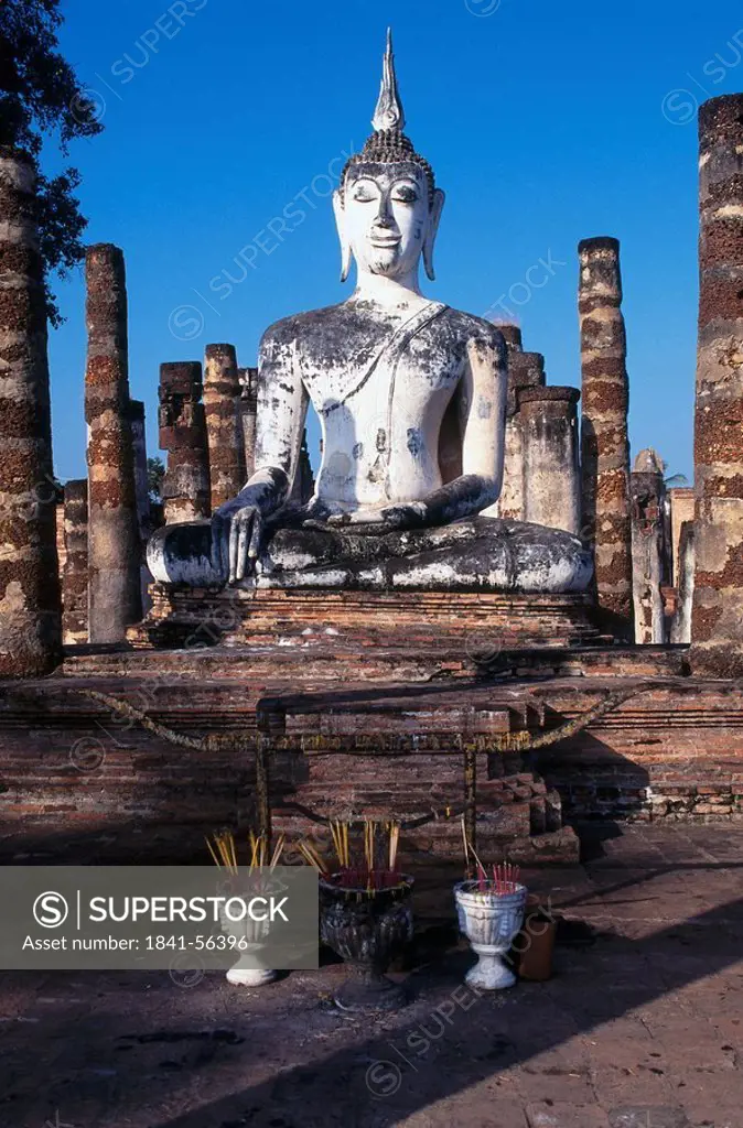 Old ruins of Buddhist temple, Wat Mahathat, Sukhothai, Thailand
