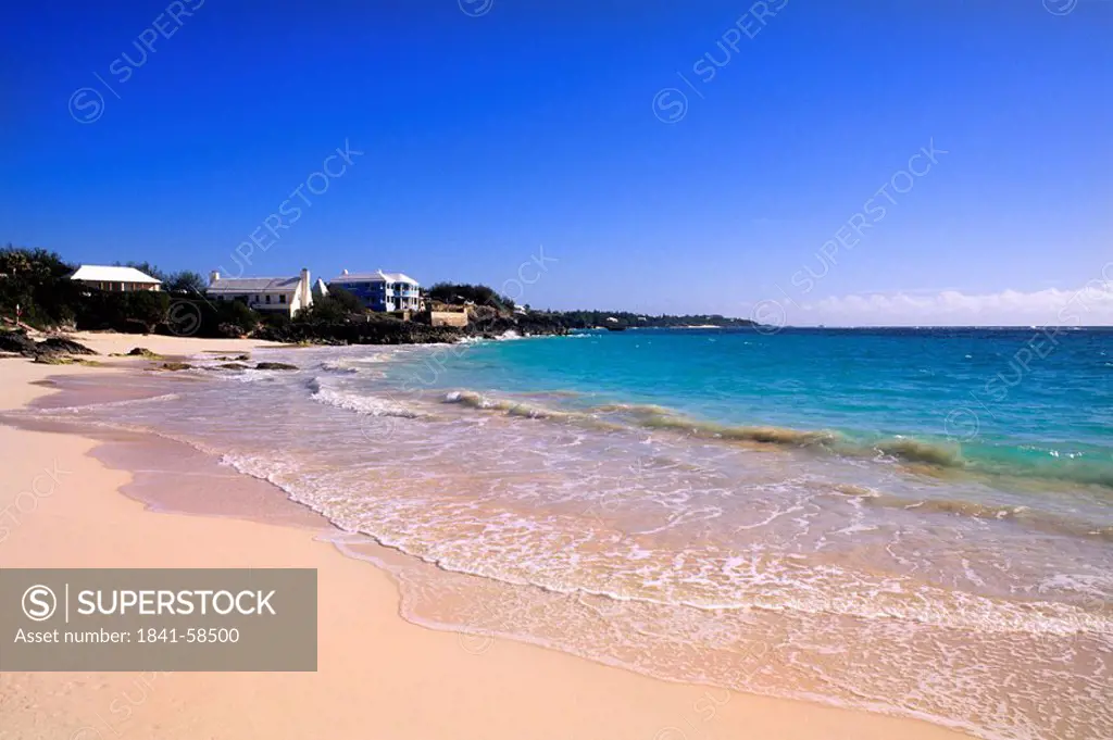 Waves on the beach, Bermuda