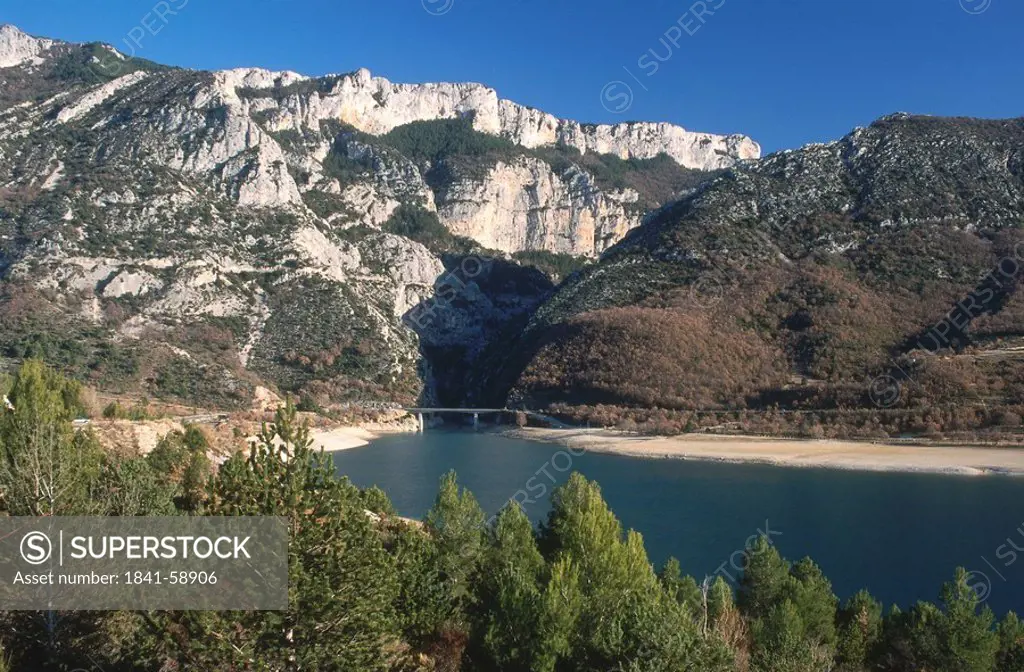 Rock formations at riverbank, Verdon Gorge, Provence_Alpes_Cote d´Azur, France