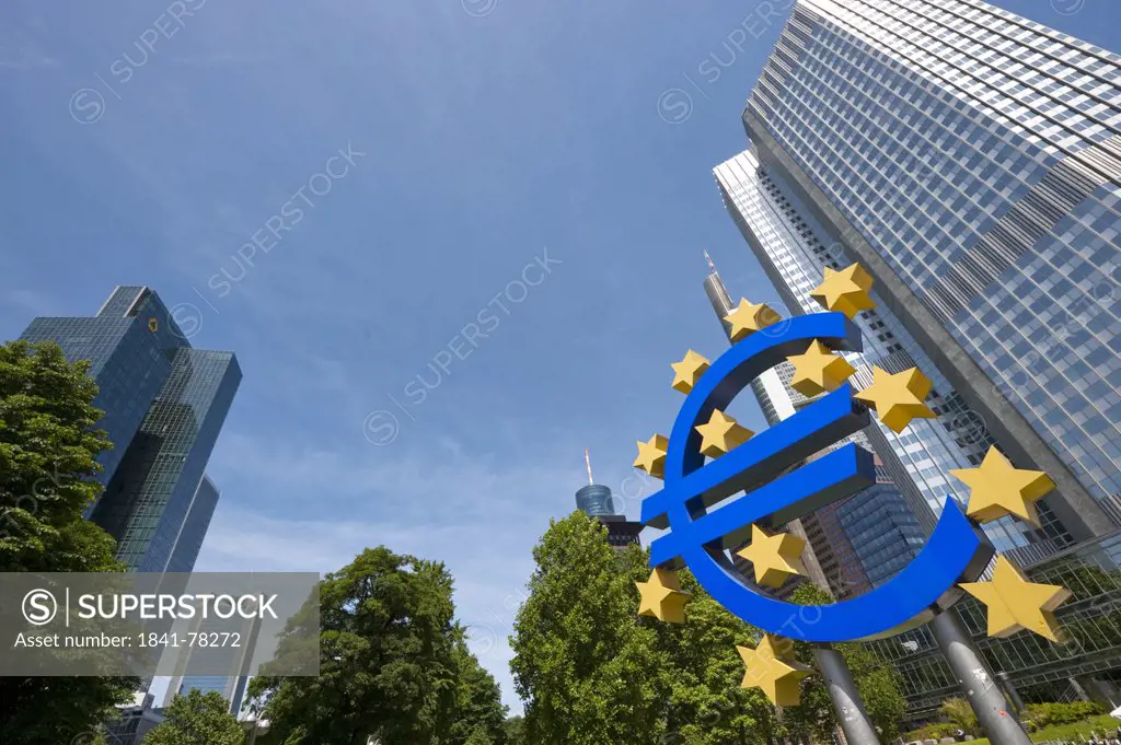 Euro symbol in front of the European Central Bank, Frankfurt am Main, Germany