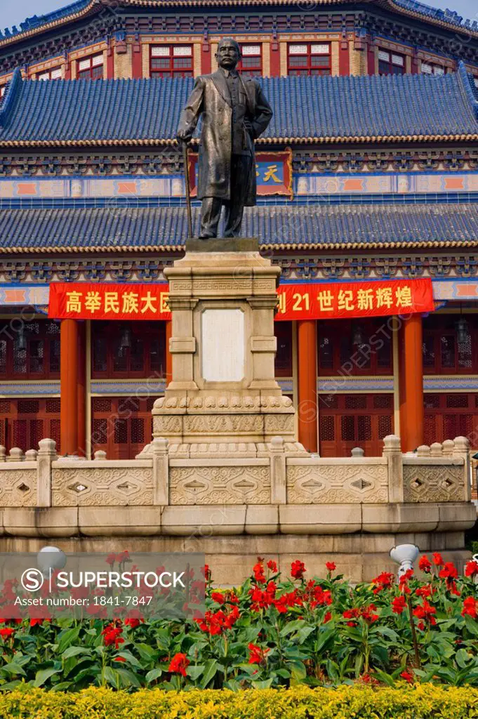 Sun Yat_Sen statue in front of building, Sun Yat Sen Memorial Hall, Guangzhou, Guangdong Province, China