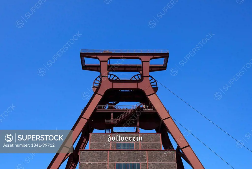 Mine shaft, Zeche Zollverein, Ruhr, North Rhine_Westphalia, Germany, Europe