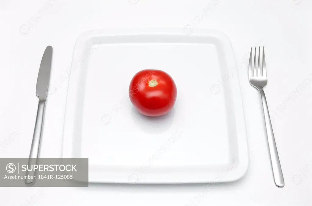 Plate with tomato