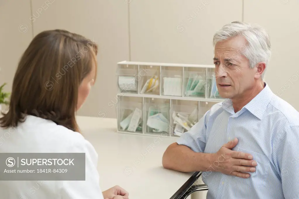 Patient with chest pains at the doctor