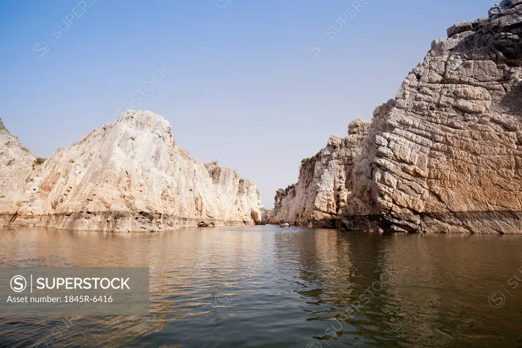Marble rocks alongside Narmada River, Bhedaghat, Jabalpur District, Madhya Pradesh, India