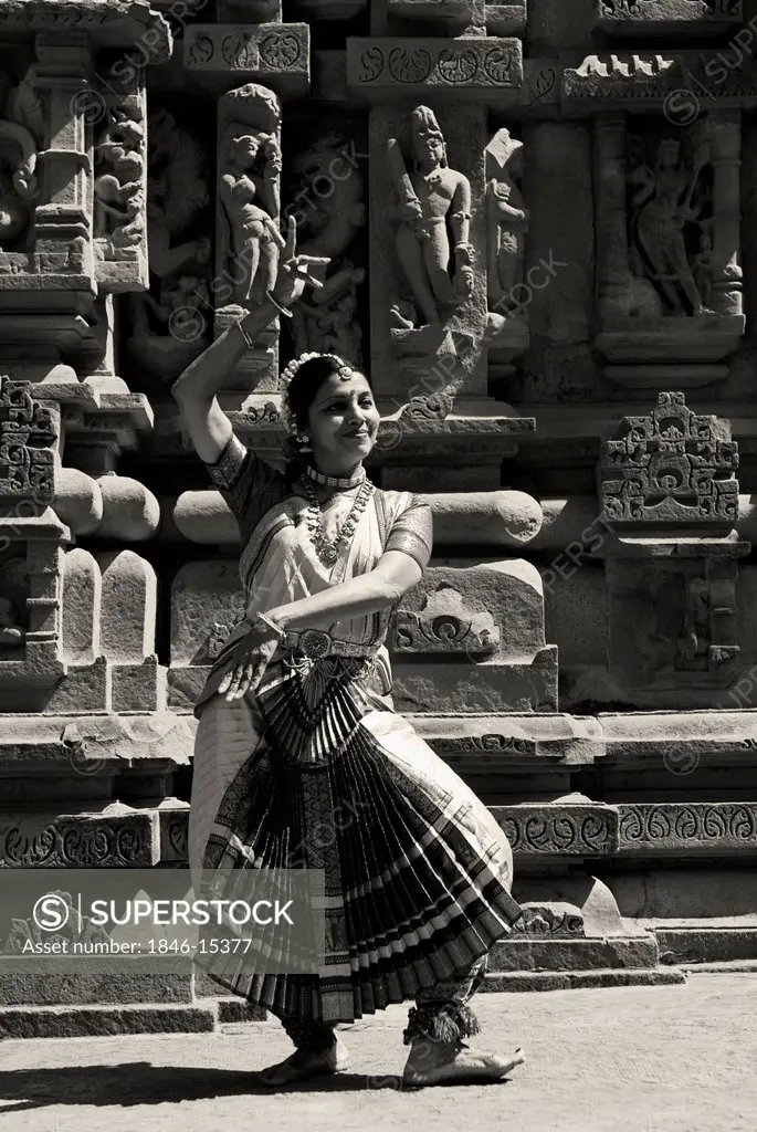 Dancer performing Bharatnatyam in Khajuraho Dance Festival, Khajuraho, Chhatarpur District, Madhya Pradesh, India