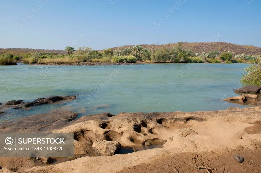 Kunene River, the boundary river with Angola, Kunene River Lodge, Kunene Region, Namibia