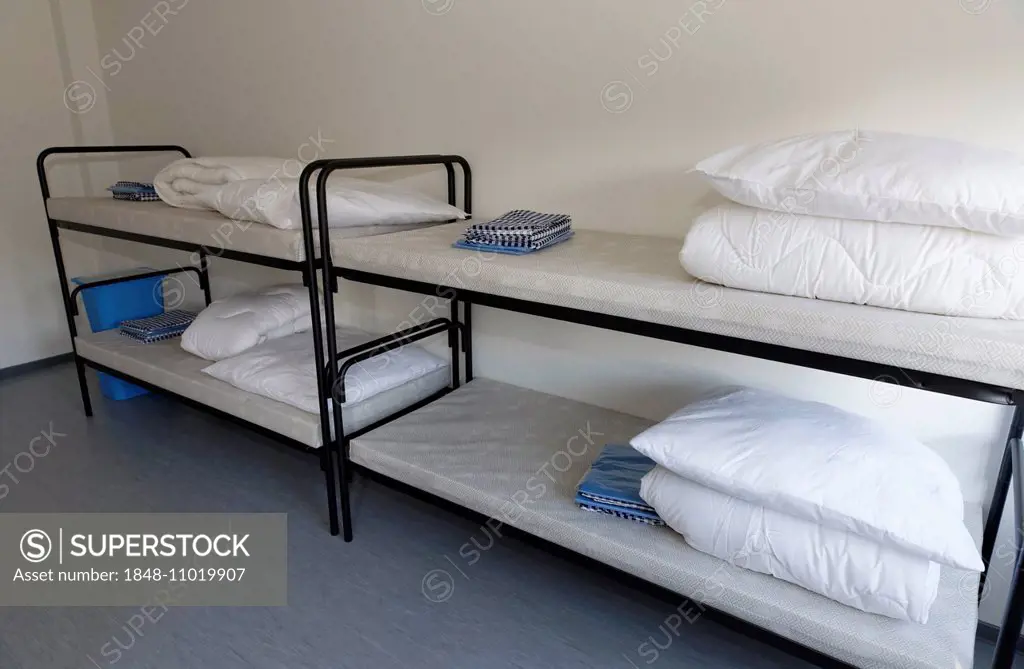 Bunk beds, container accommodation for asylum seekers, Geretsried, Upper Bavaria, Bavaria, Germany