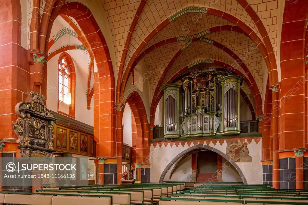 Interior, nave and organ, Walpurgis Church, Alsfeld, Hesse, Germany