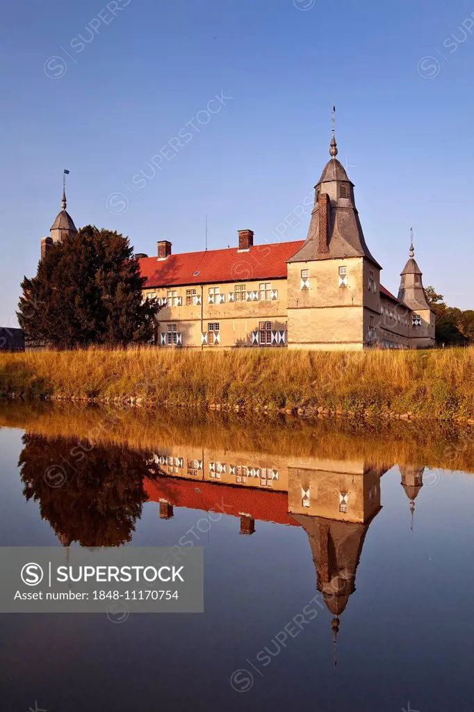 Schloss Westerwinkel, moated castle, Ascheberg, Münsterland, North Rhine-Westphalia, Germany