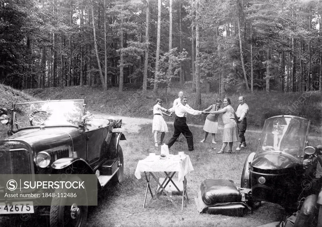 Historic photo, picknick with dance, ca. 1930