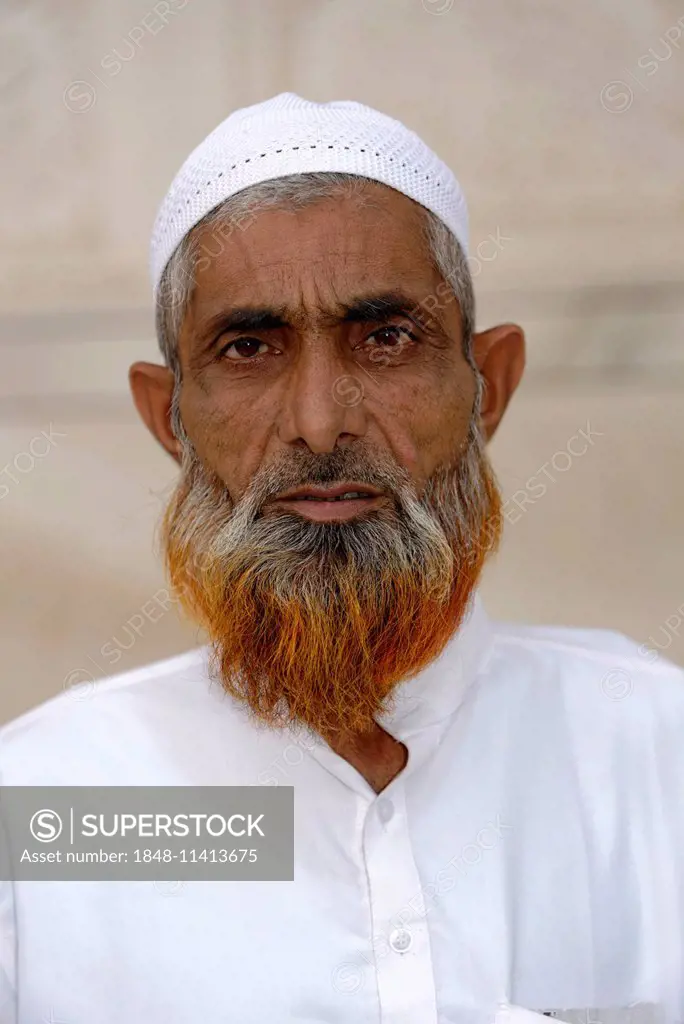 Portrait, elderly Indian man, Aurangabad, Maharashtra, India
