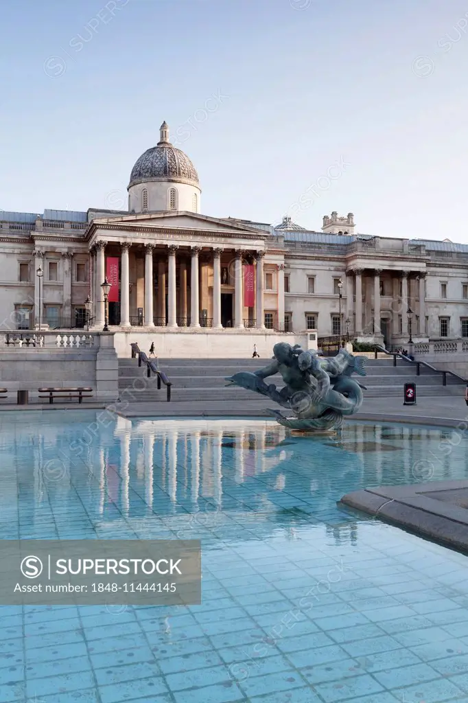 Fountain and the National Gallery, Trafalgar Square, London, England, United Kingdom