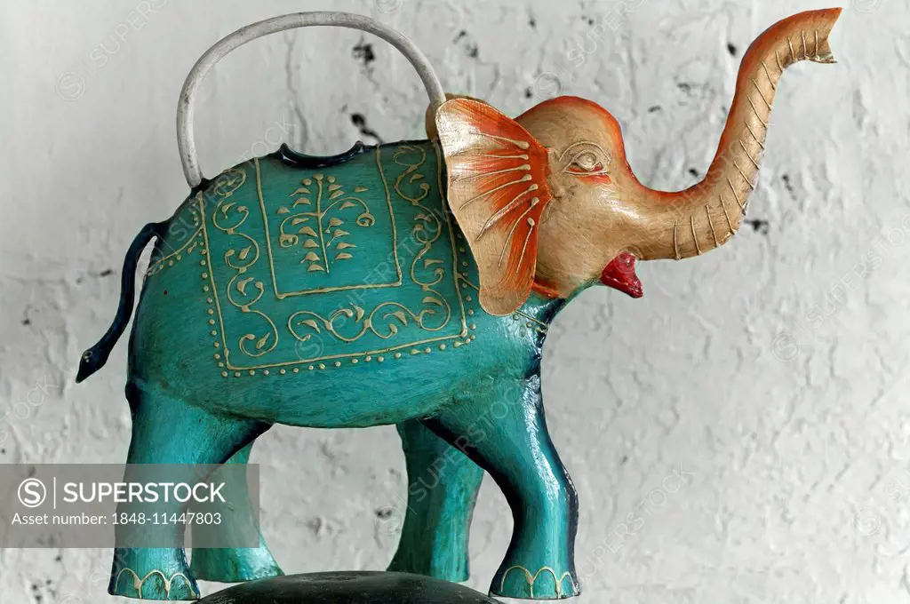 Colourful Indian elephant figure made of sheet metal