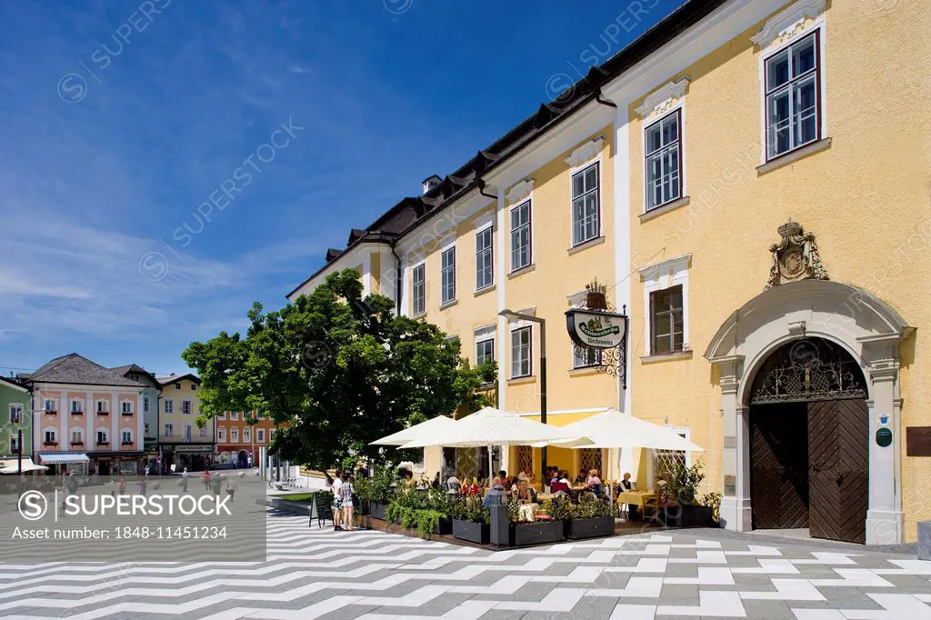 Marketplace, town houses, Mondsee, Salzkammergut, Upper Austria, Austria