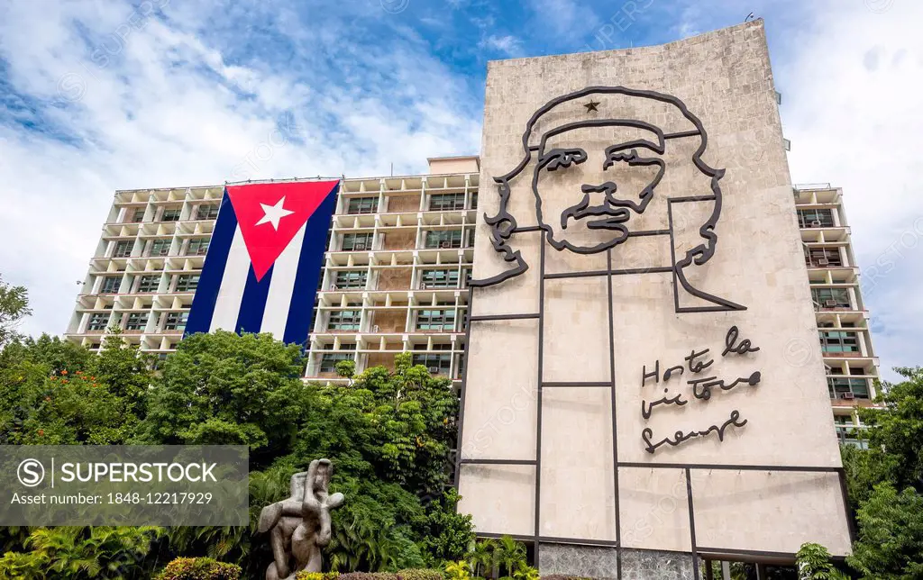 Ernesto Che Guevara as an art installation and propaganda work of art on a house wall on Revolution Square, house wall of the Interior Ministry, Havan...