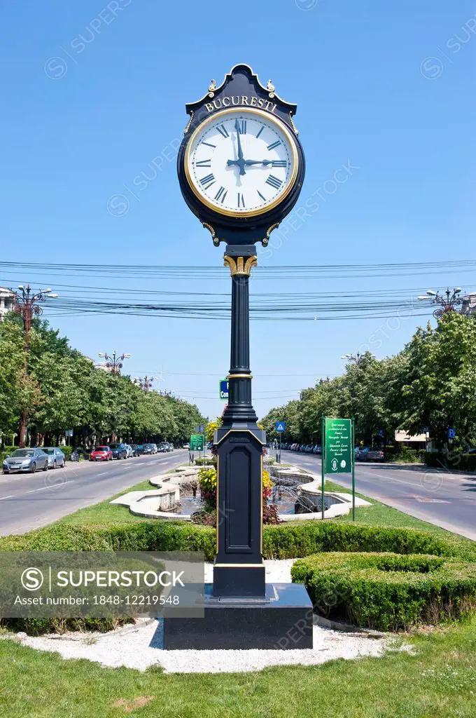 Clock, Bulevardul Unirii boulevard, Bucharest, Romania