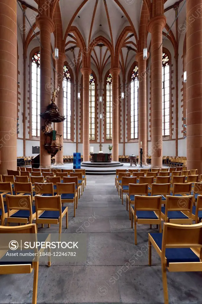 Sanctuary with altar, Church of the Holy Spirit, Heidelberg, Baden-Württemberg, Germany
