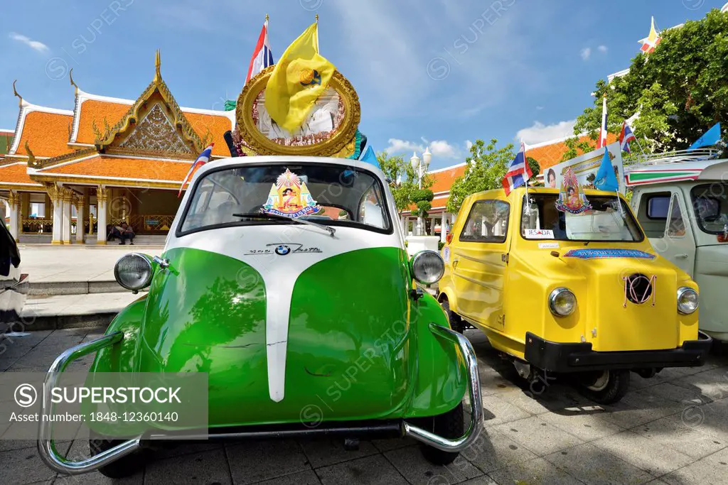 BMW Isetta, vintage car exhibition, Wat Ratchanatda at the back, Bangkok, Thailand