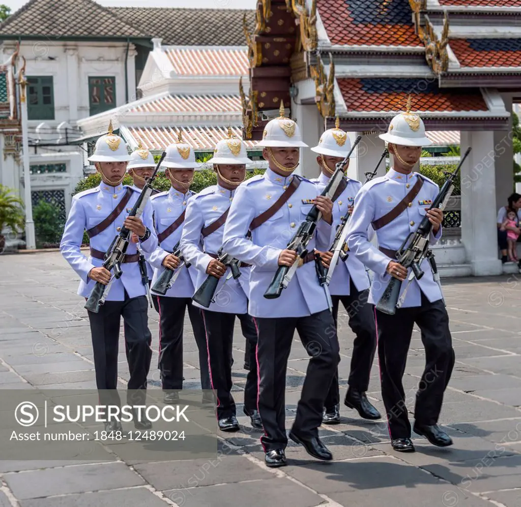 Changing of the guard, Grand Palace, Wat Phra Kaeo, Bangkok, Thailand