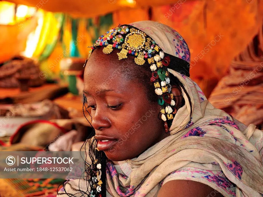 Woman with headdress in a tent, Chinguetti, Adrar Region, Mauritania