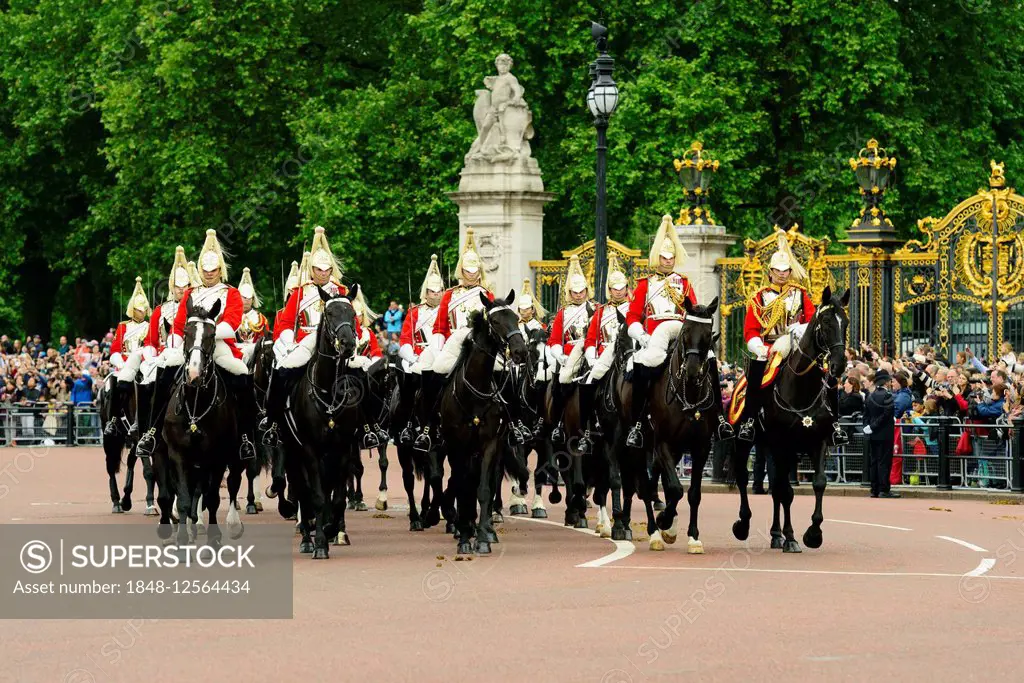 Trooping the Colour, annual military parade to celebrate the birthday of Queen Elizabeth II., Buckingham Palace, London, England, United Kingdom