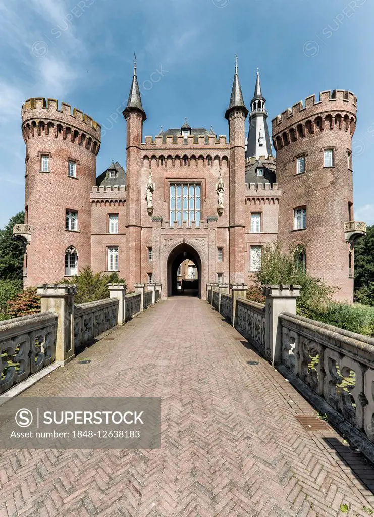 Schloss Moyland, moated castle, Museum of Modern Art, near Bedburg-Hau, North Rhine-Westphalia, Germany