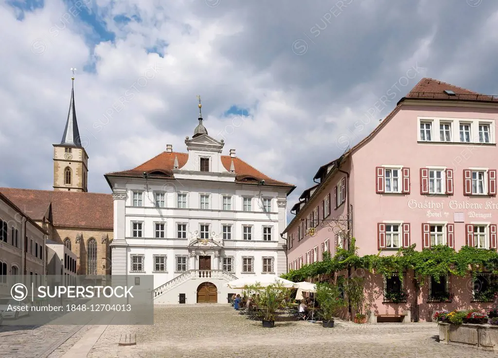 Market with Parish Church of St. Vitus and town hall, Iphofen, Franconia, Lower Franconia, Franconia, Bavaria, Germany