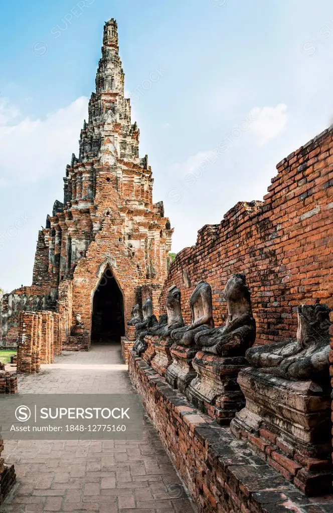 Headless Buddha statues, Buddhist temple, Wat Chaiwatthanaram, Ayutthaya, Thailand